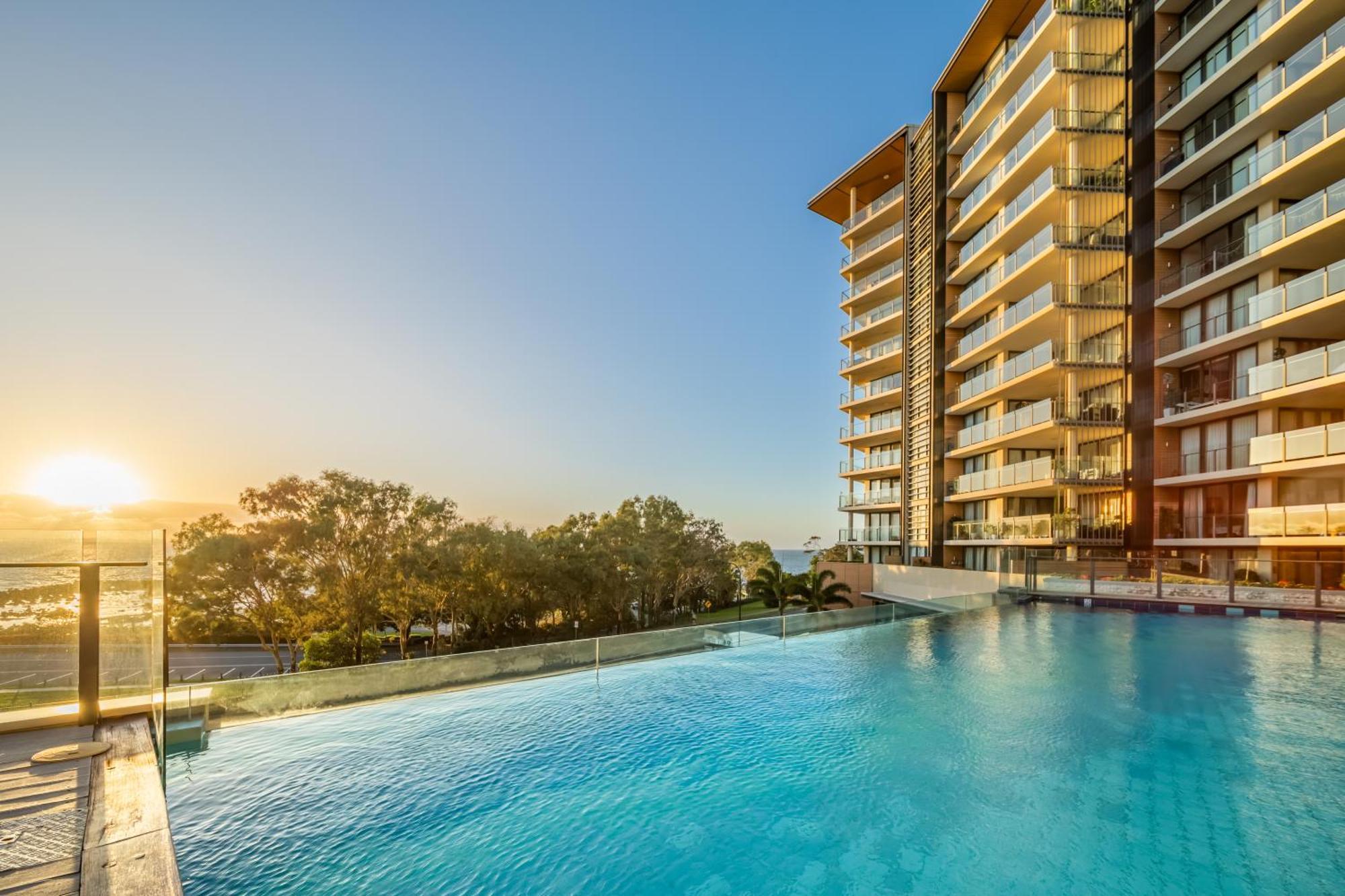 Oaks Redcliffe Mon Komo Suites Екстериор снимка