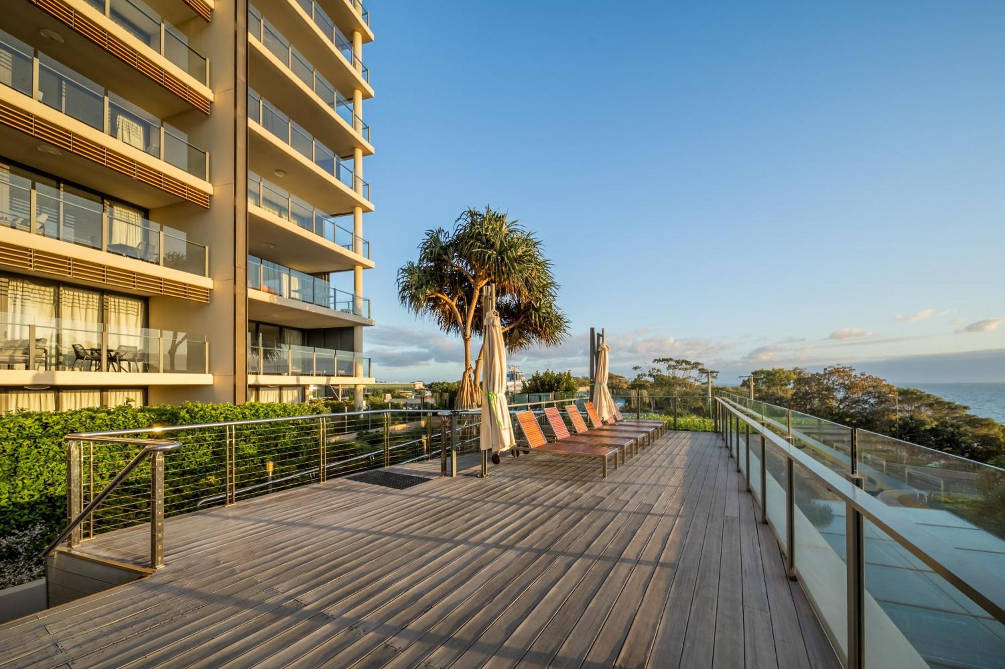 Oaks Redcliffe Mon Komo Suites Екстериор снимка