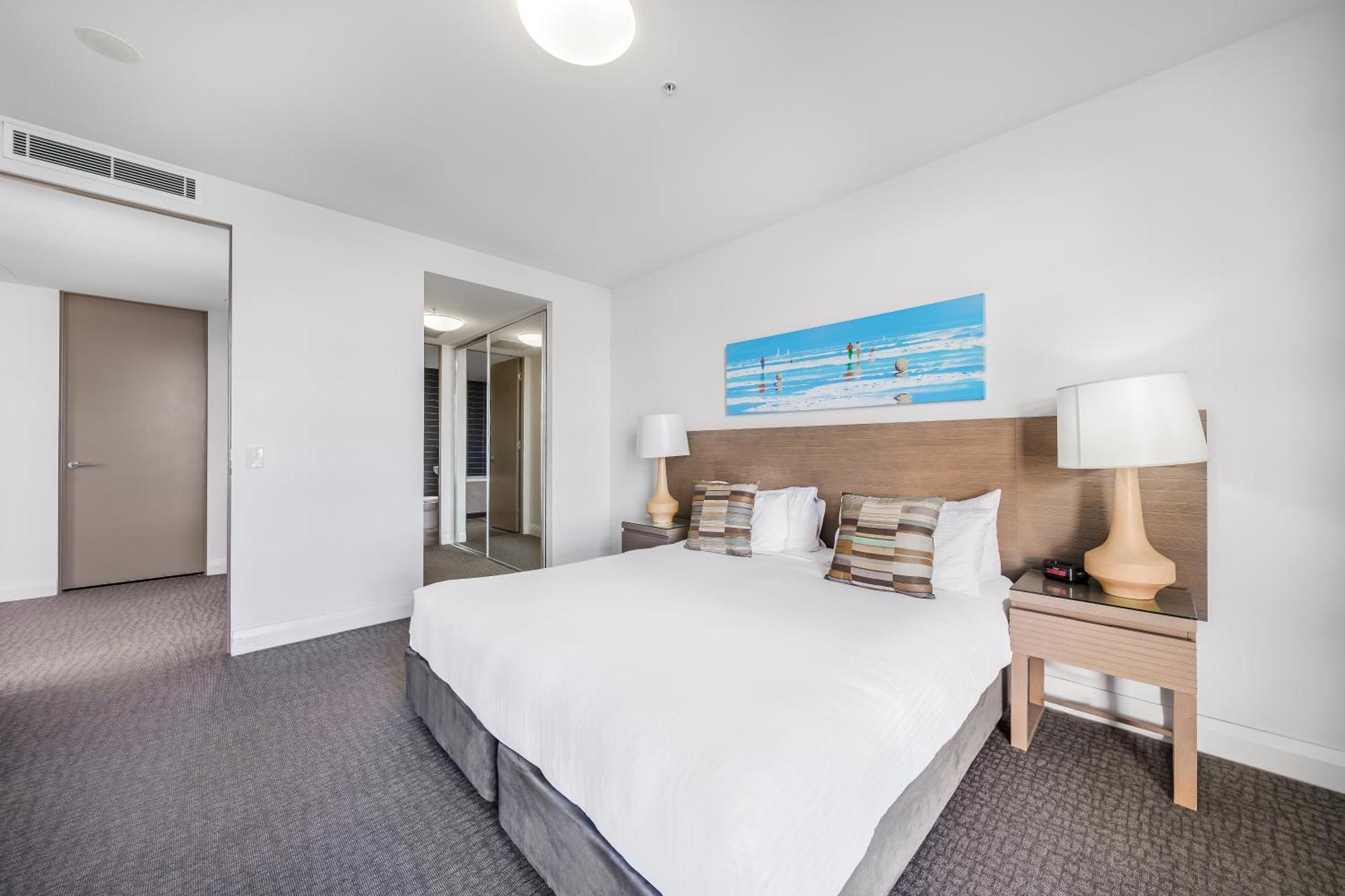 Oaks Redcliffe Mon Komo Suites Екстериор снимка