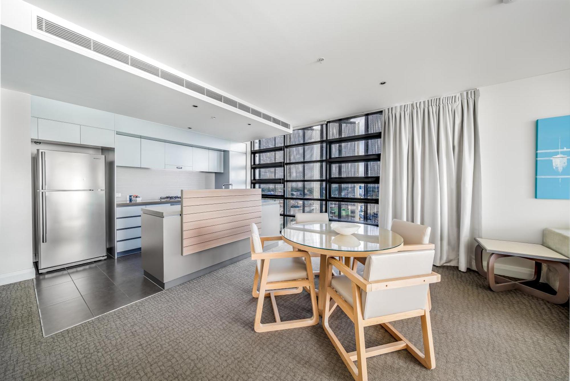 Oaks Redcliffe Mon Komo Suites Екстериор снимка