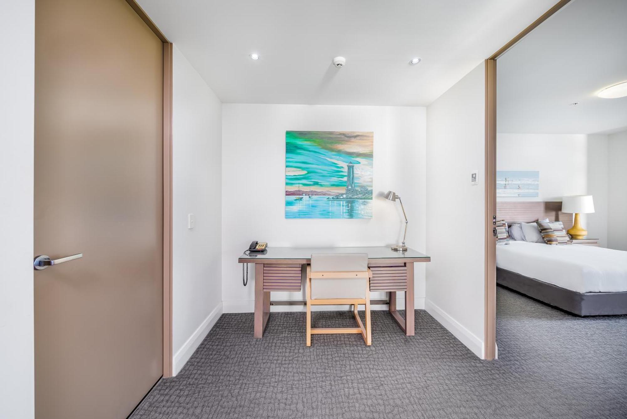 Oaks Redcliffe Mon Komo Suites Екстериор снимка