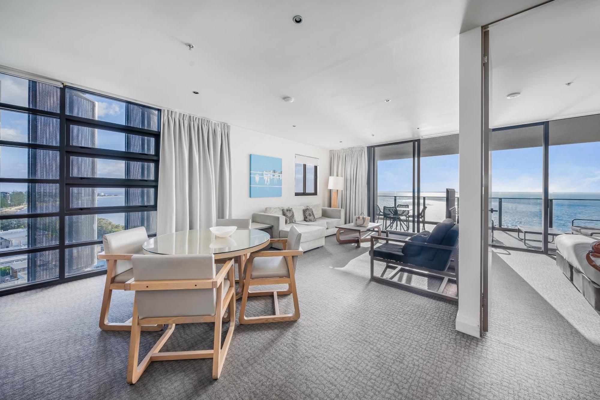 Oaks Redcliffe Mon Komo Suites Екстериор снимка