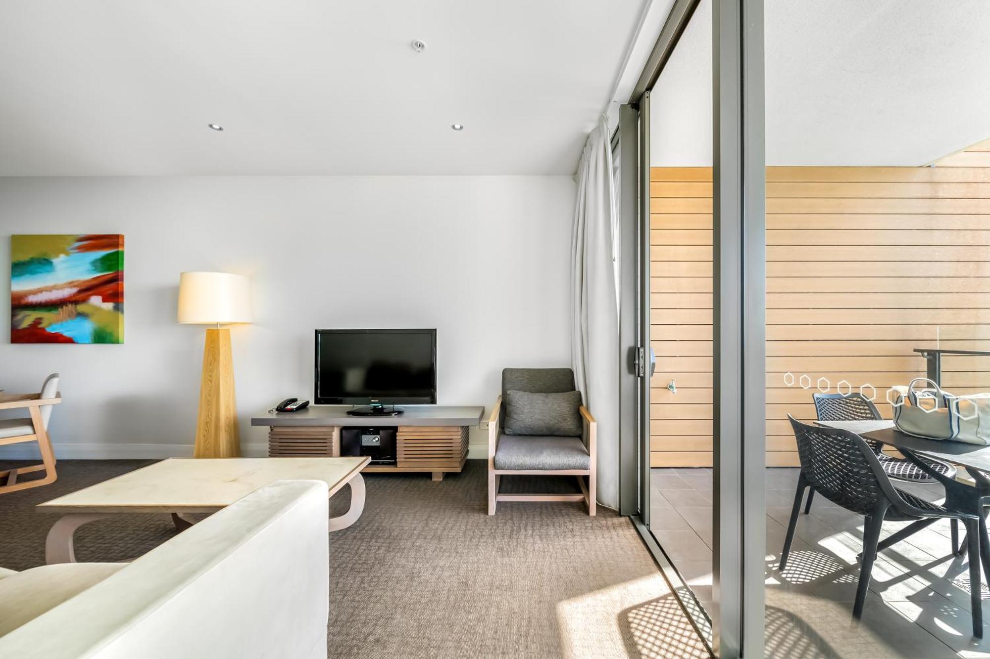 Oaks Redcliffe Mon Komo Suites Екстериор снимка