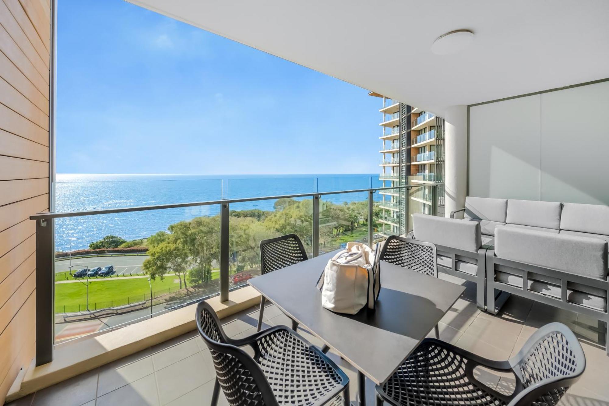 Oaks Redcliffe Mon Komo Suites Екстериор снимка