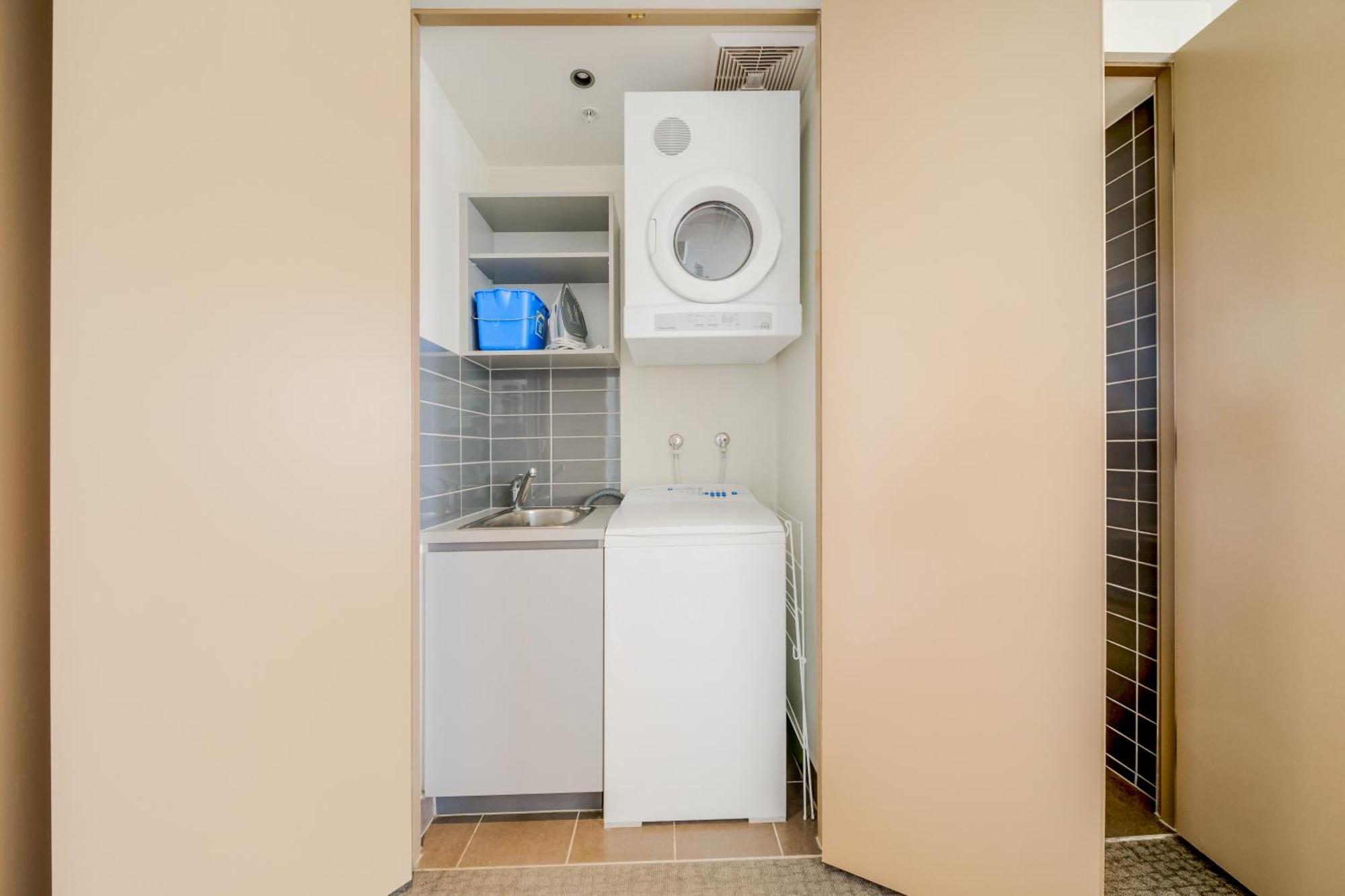Oaks Redcliffe Mon Komo Suites Екстериор снимка