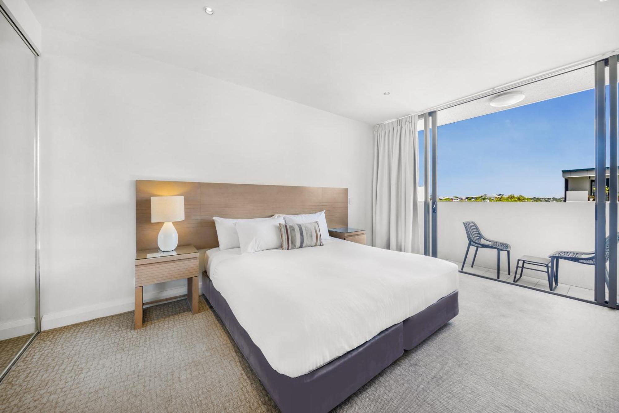 Oaks Redcliffe Mon Komo Suites Екстериор снимка